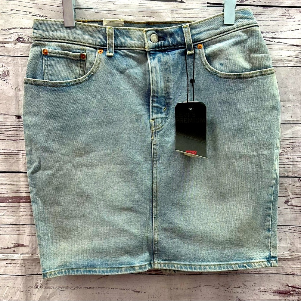 Levi’s Womens Essential Skirt Size 32